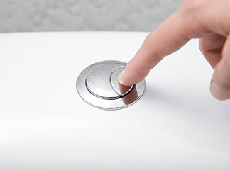 Tuvalet üreticileri çift sifonlu düğmelerin yeniden gözden geçirilmesini istiyor
